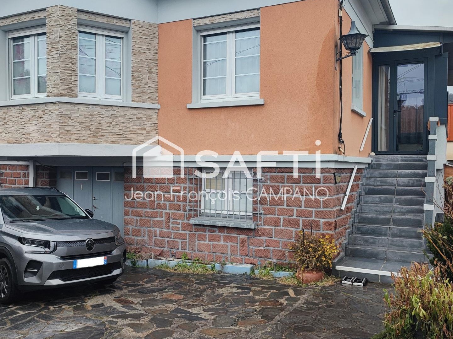 Découvrez le charme intemporel de cette maison alliant confort moderne et caractère authentique .
