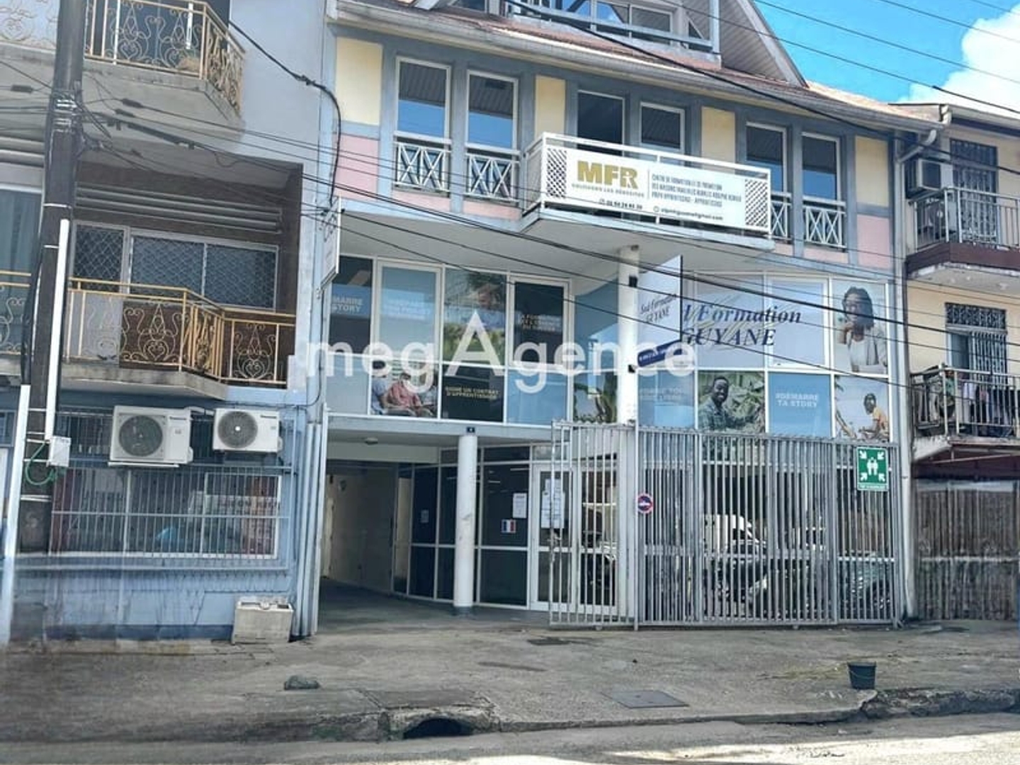 Immeuble à usage mixte de bureaux et d'habitation CAYENNE
