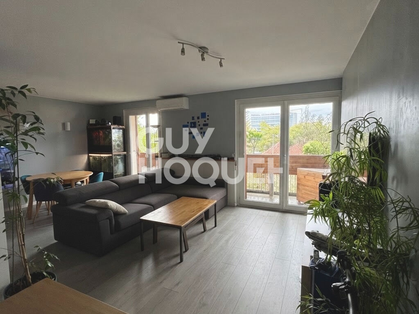 BLAGNAC PROCHE CENTRE - T3 DE 76 m² AVEC CLIMATISATION, BALCON ET 2 PARKINGS PRIVATIFS CÔTE À CÔTE