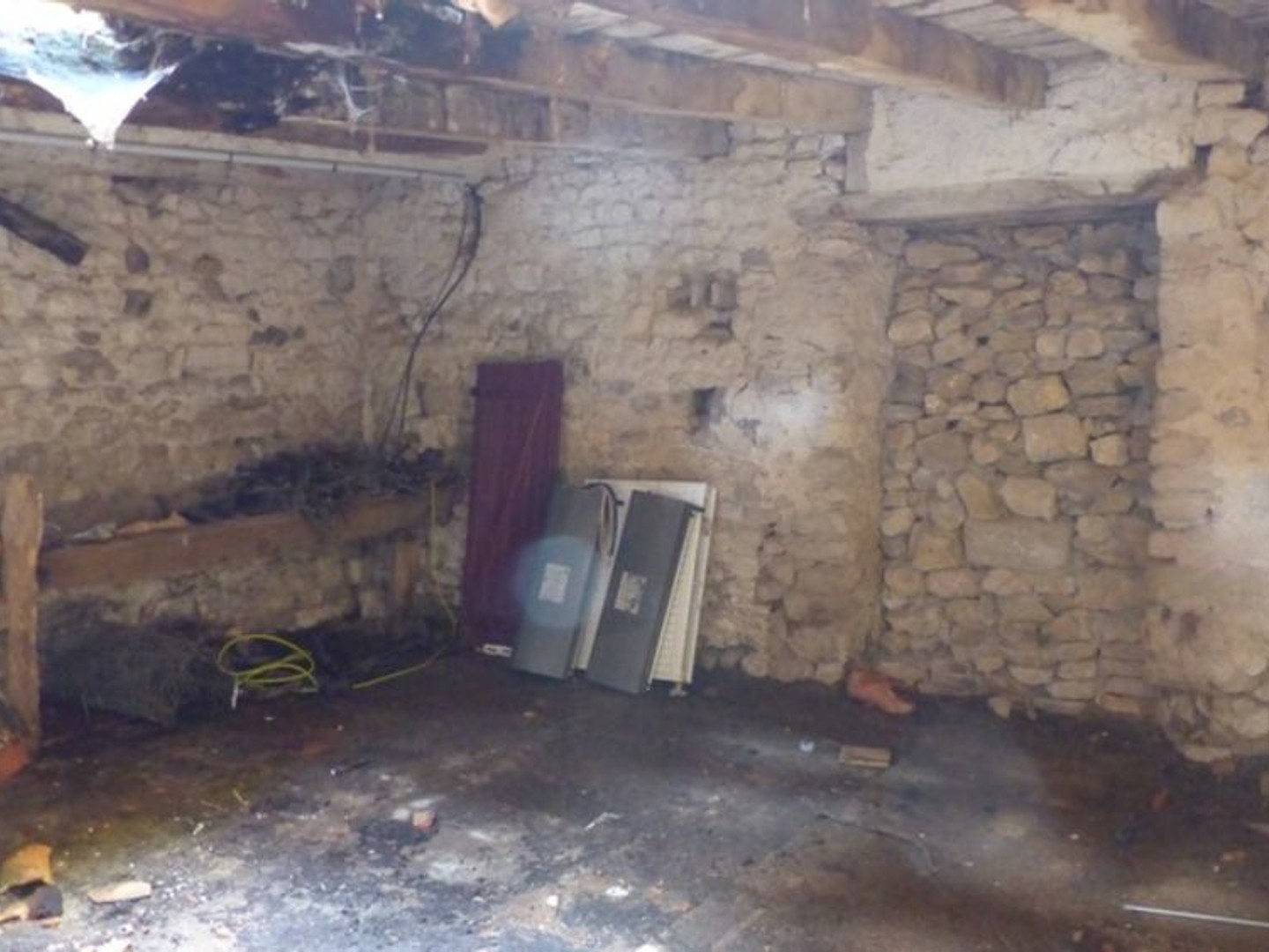 Dpt Deux Sèvres (79), à vendre SAINT LOUP LAMAIRE Bâtiment à rénover