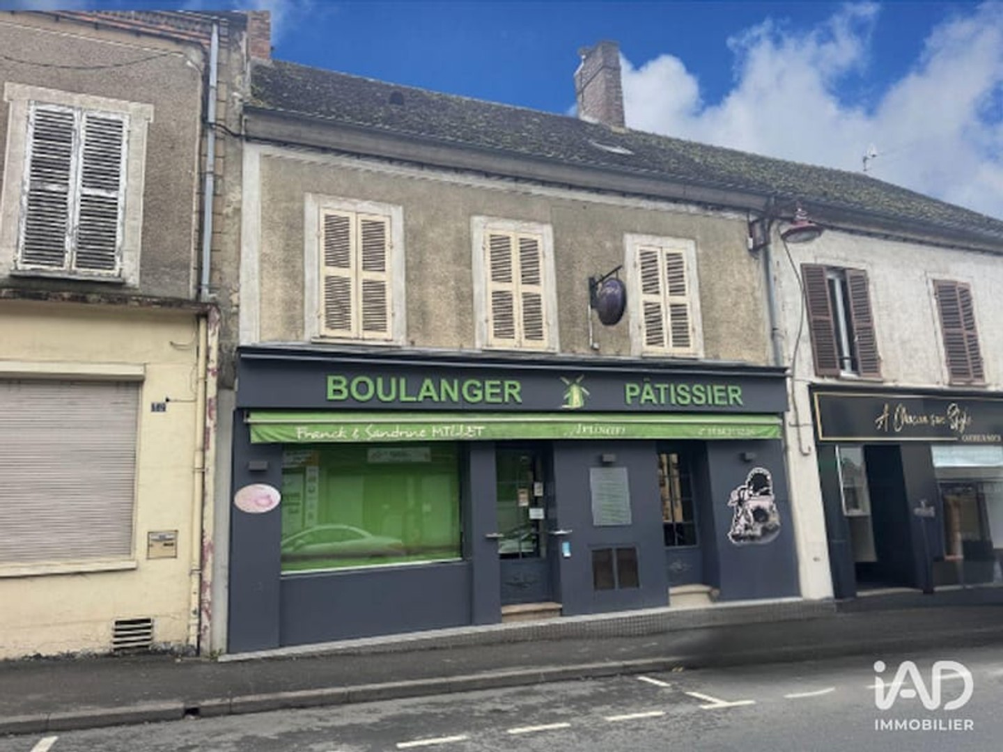 Immeuble commercial 5 pièces 244 m²