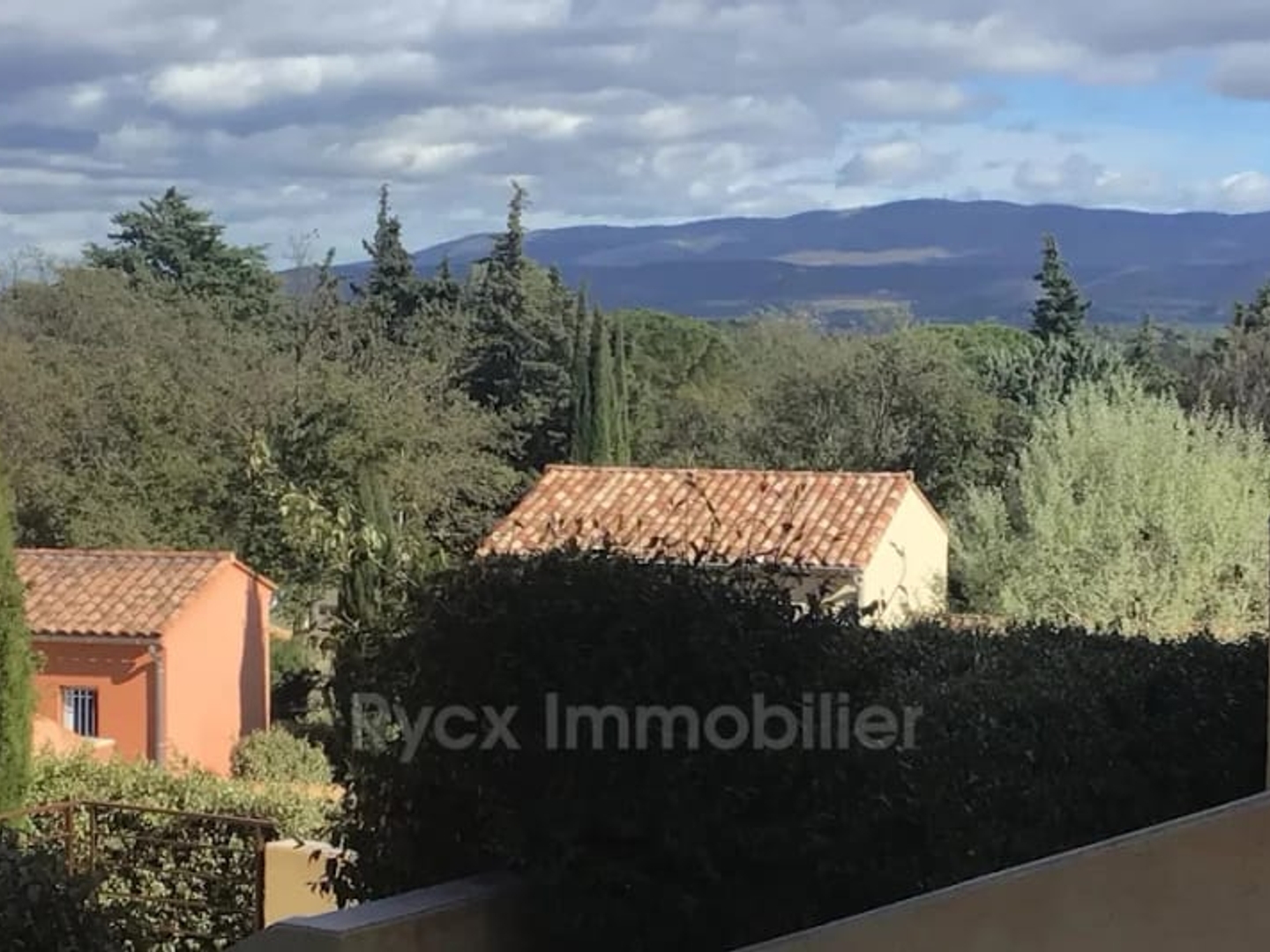 Appartement à vendre - 2 pièces - 58m2 - Roussillon (84220)