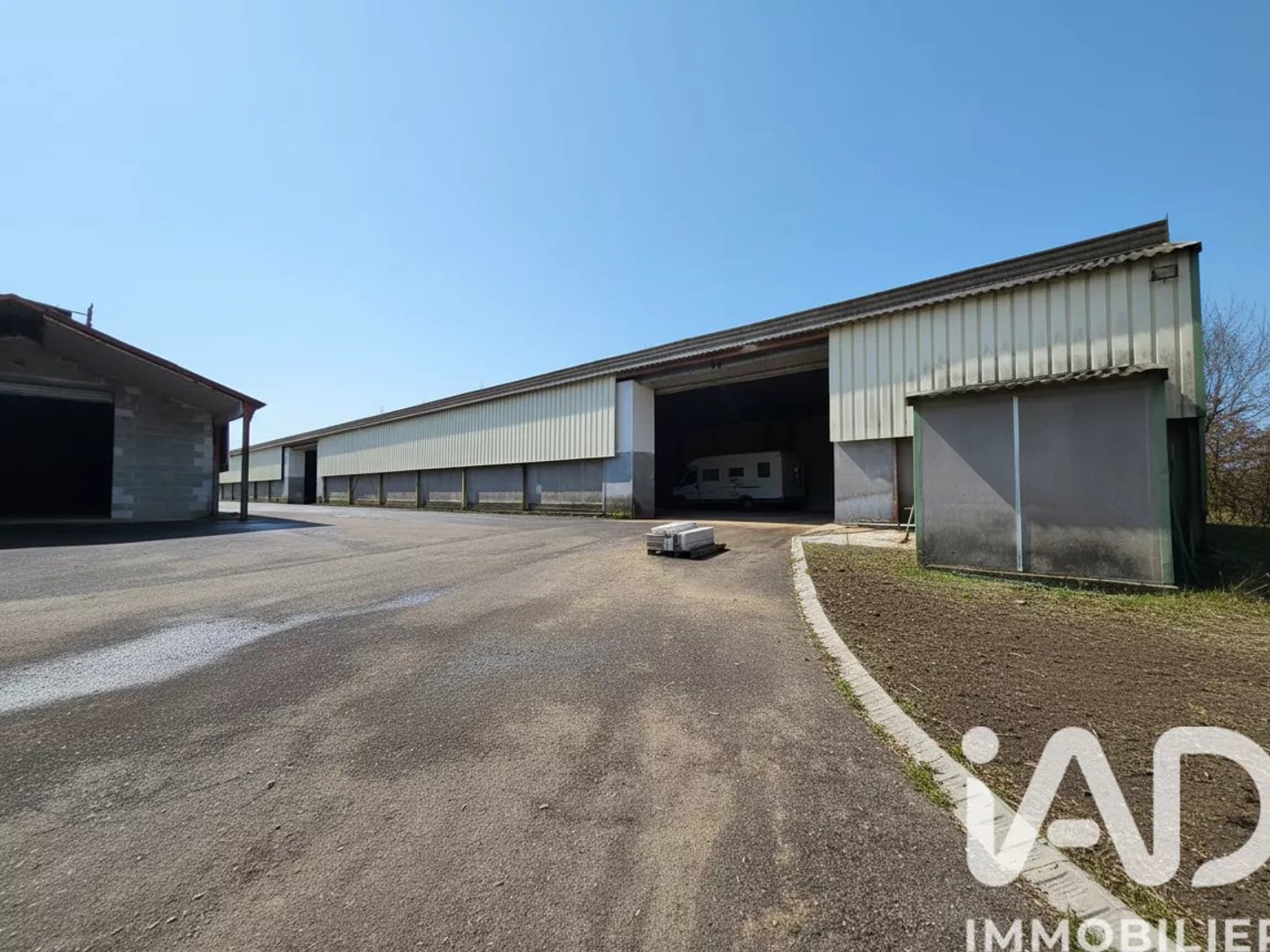 Appartement à vendre - 5 pièces - 7537m2 - Nersac (16440)