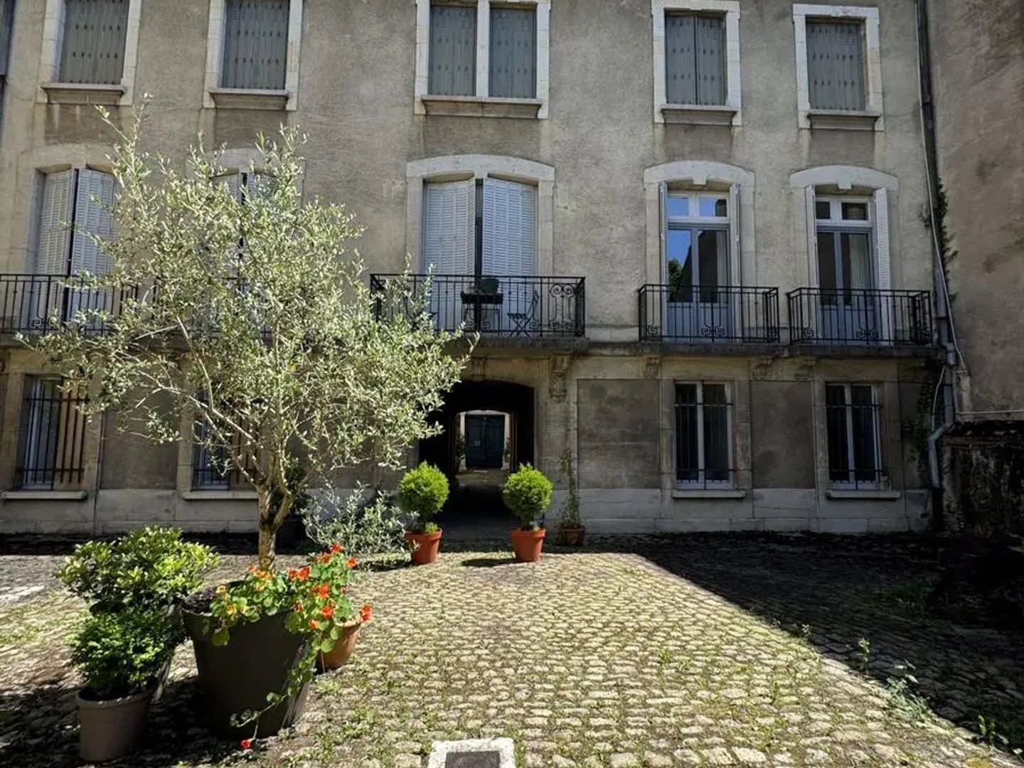 Appartement à vendre - 2 pièces - 62m2 - Dole (39100)