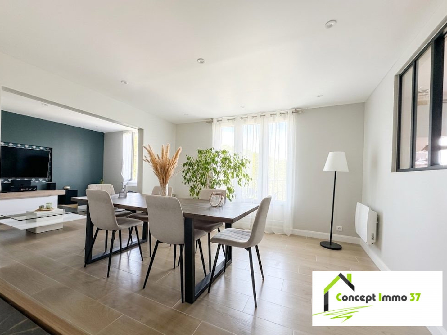 Magnifique appartement rénové avec balcon à TOURS