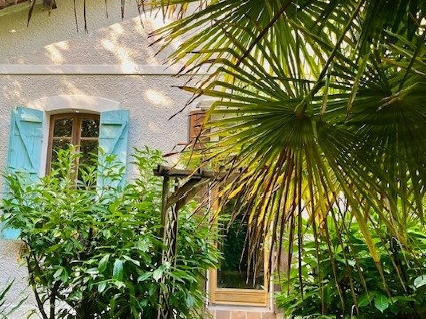 MAISON A RENOVER SUR TERRAIN DE 13960 m2