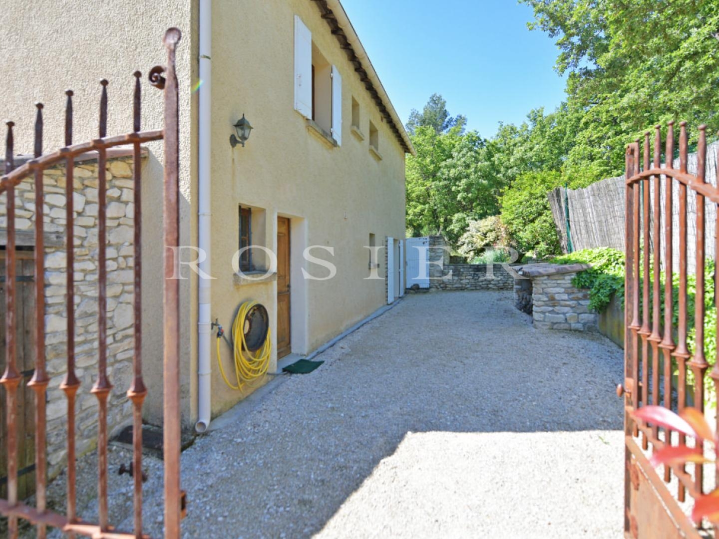 Maison à vendre - 7 pièces - 180m2 - Murs (84220)