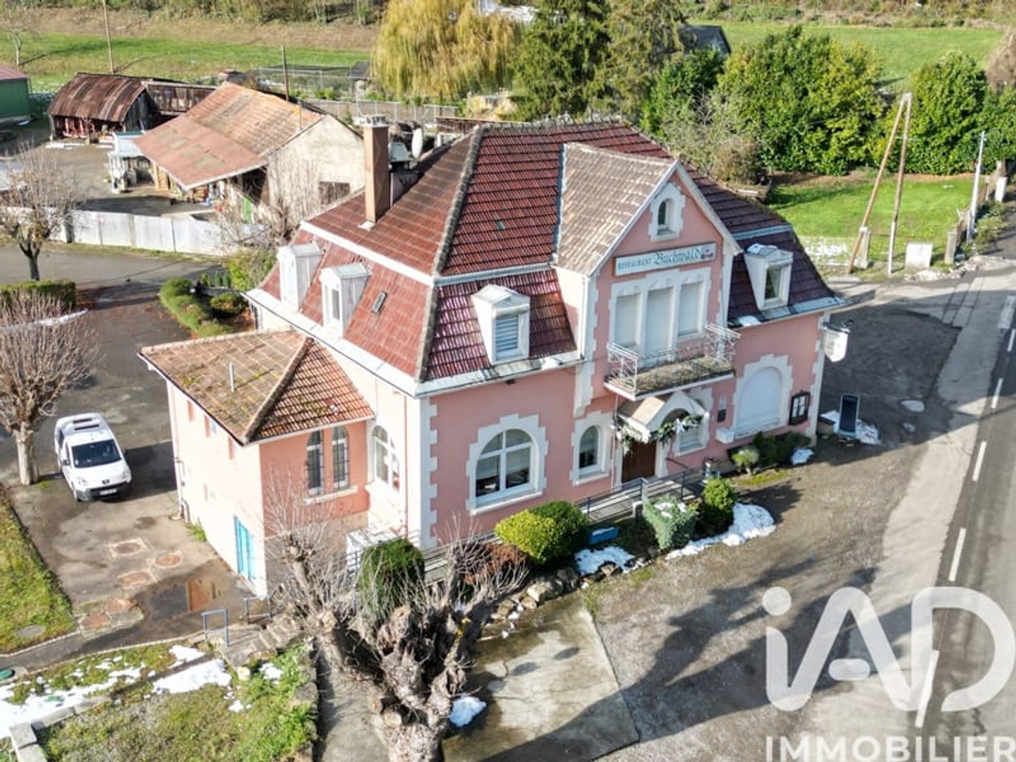 Maison avec appartements 406 m²