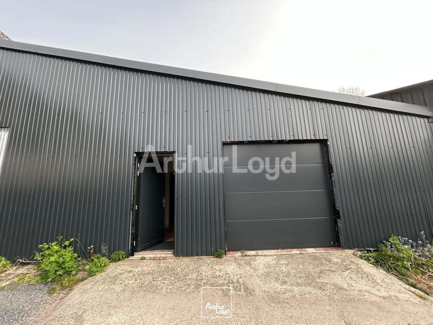 Locaux à vendre - 300m2 - Valenciennes (59300)