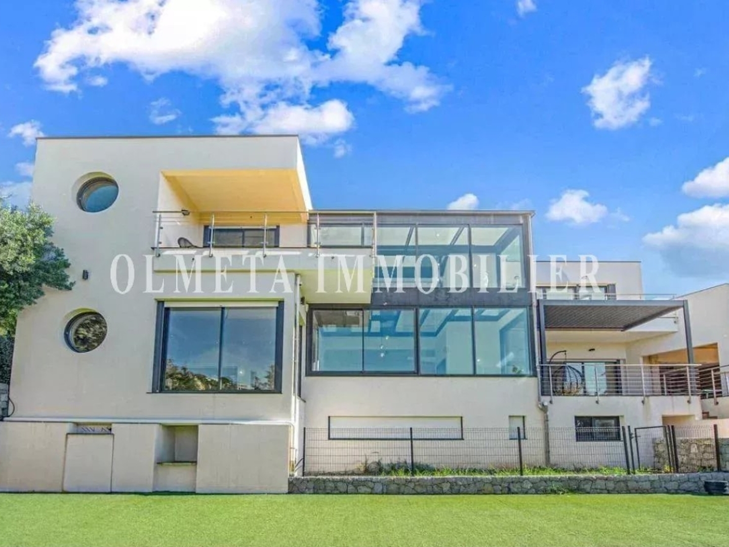 VILLA D'ARCHITECTE VENDU EN L'ETAT