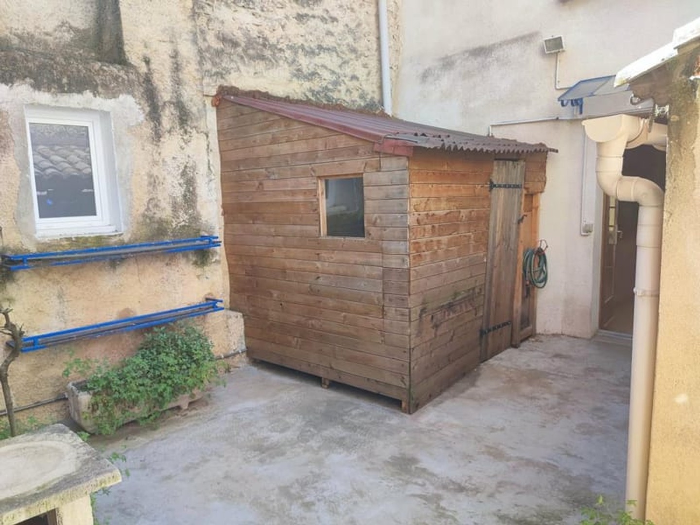 GRAND DUPLEX T4 avec cour intérieure BAGNOLS-SUR-CEZE 30200
