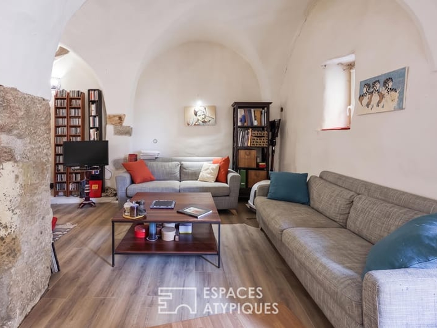 Locaux à vendre - 2 pièces - 63m2 - La Cadière-D'azur (83740)