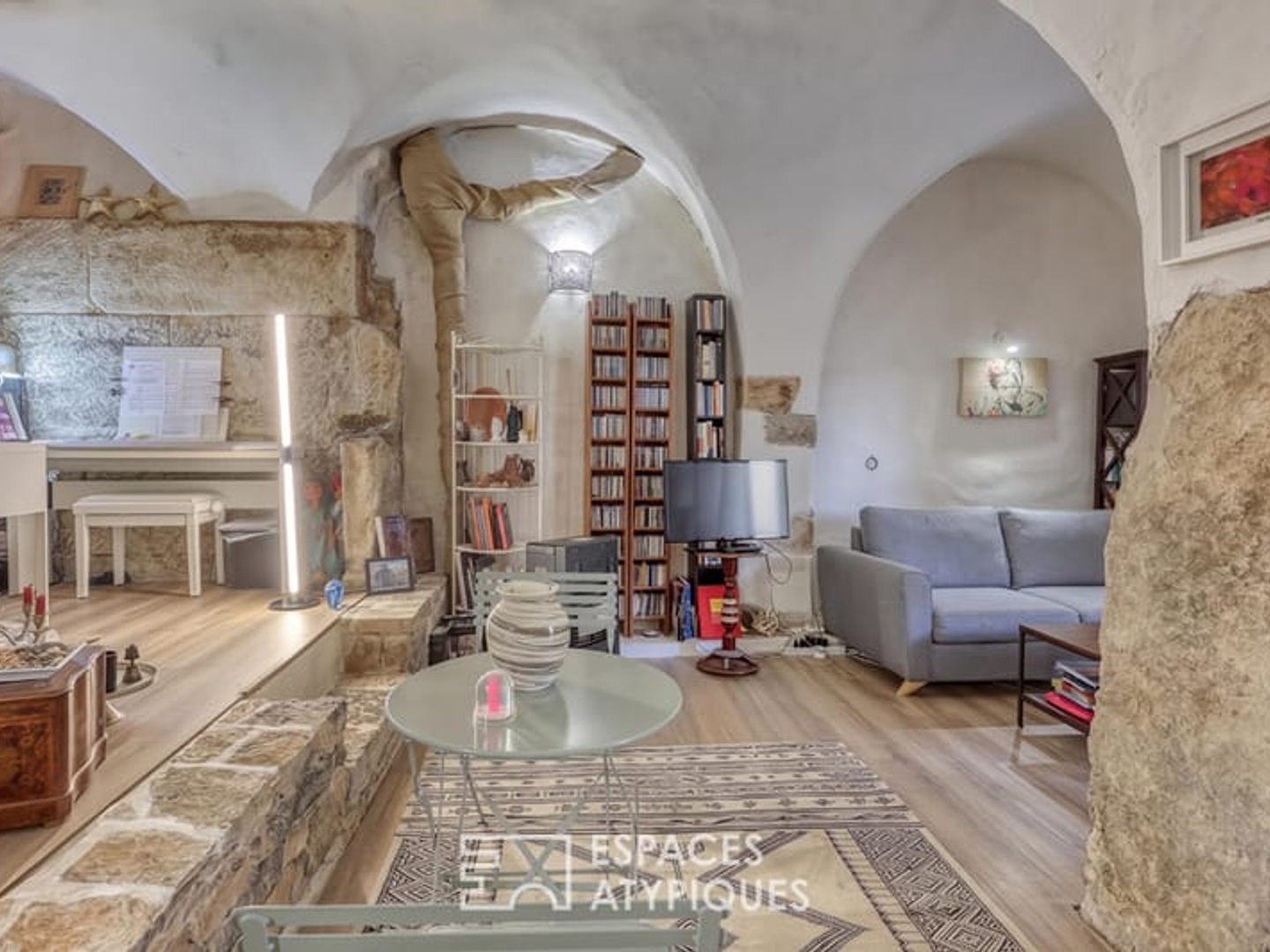 Locaux à vendre - 2 pièces - 63m2 - La Cadière-D'azur (83740)