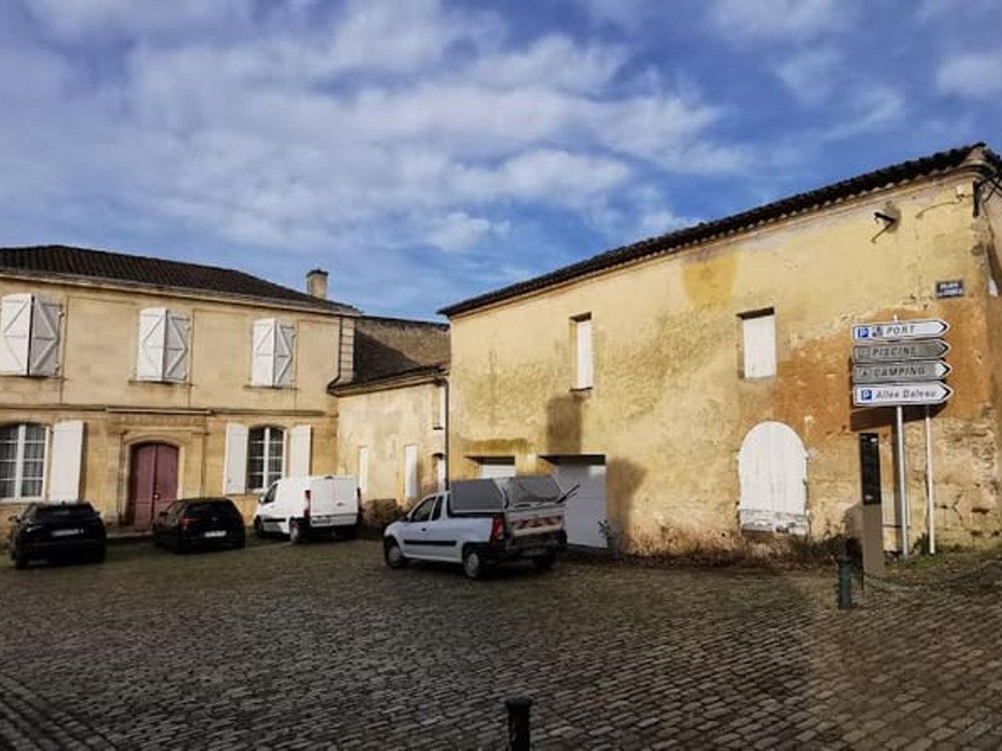 Maison 8 pièces 273 m²