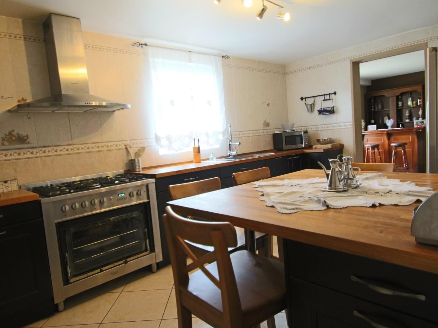 Maison 5 pièces 274 m²