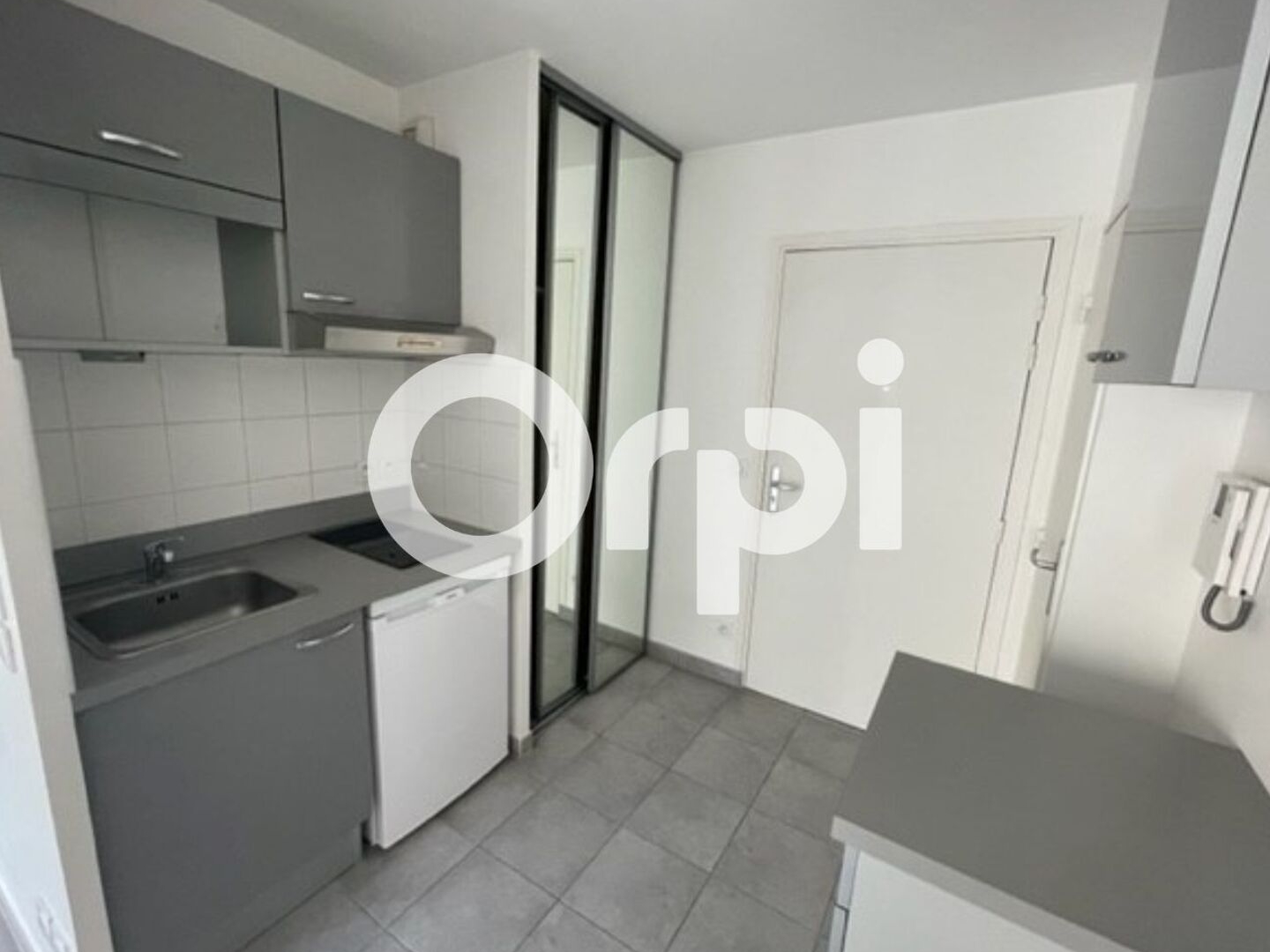 Appartement à vendre - 1 pièce - 29m2 - Bron (69500)