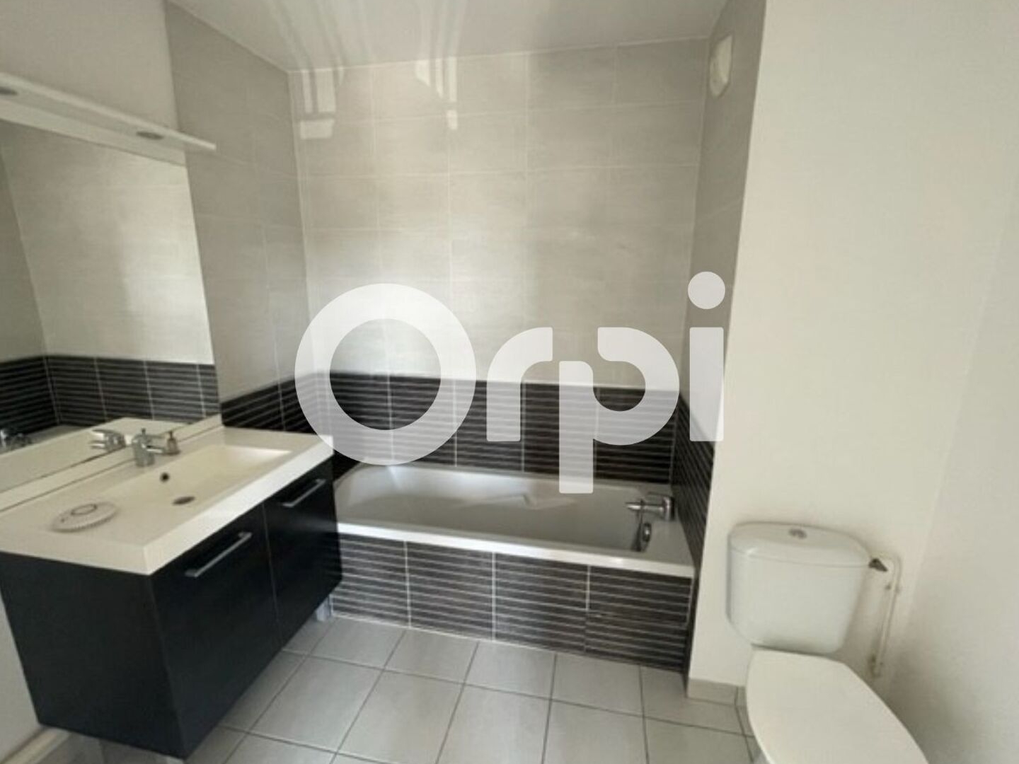 Appartement à vendre - 1 pièce - 29m2 - Bron (69500)