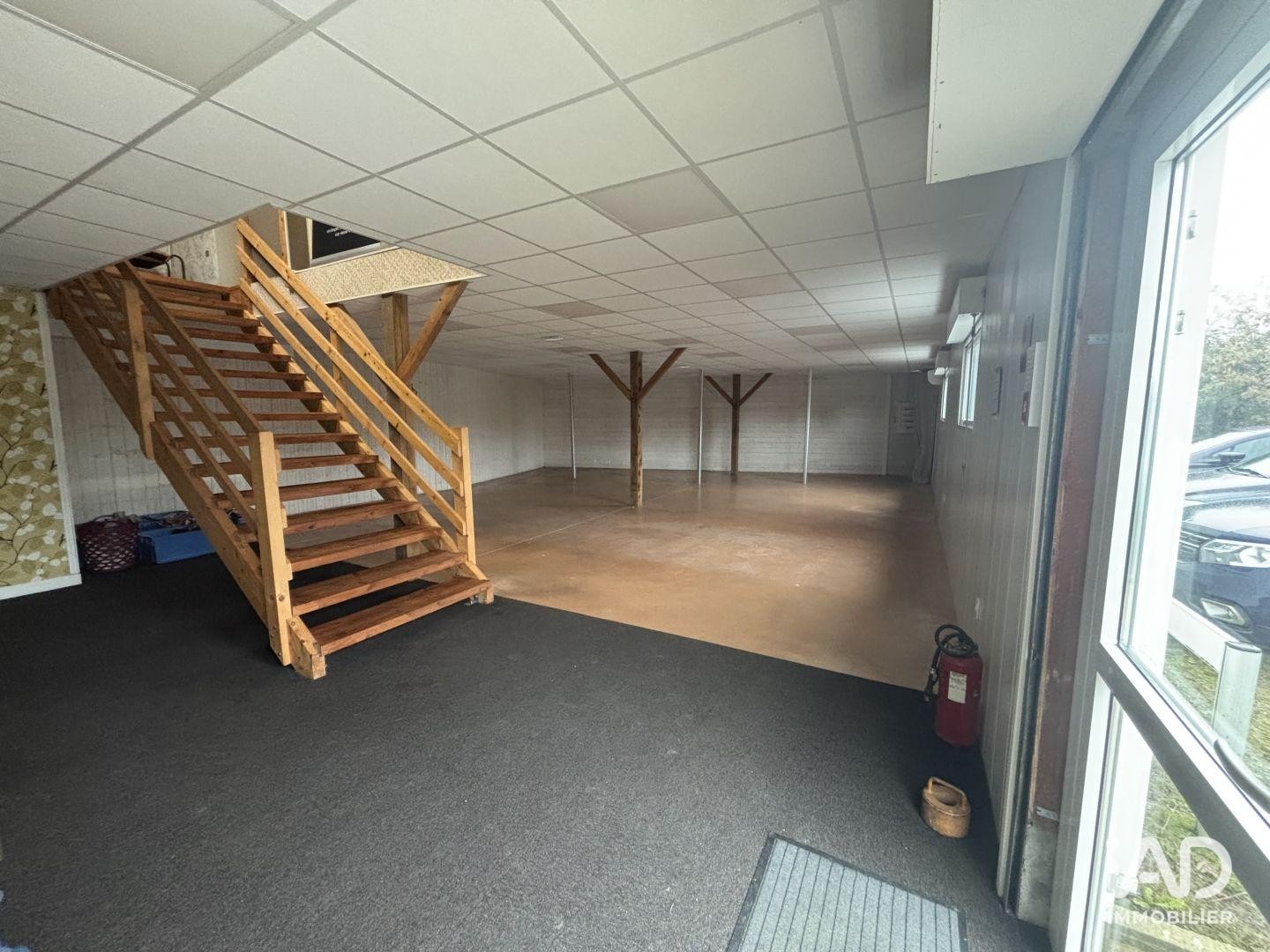 Immeuble commercial 172 m²