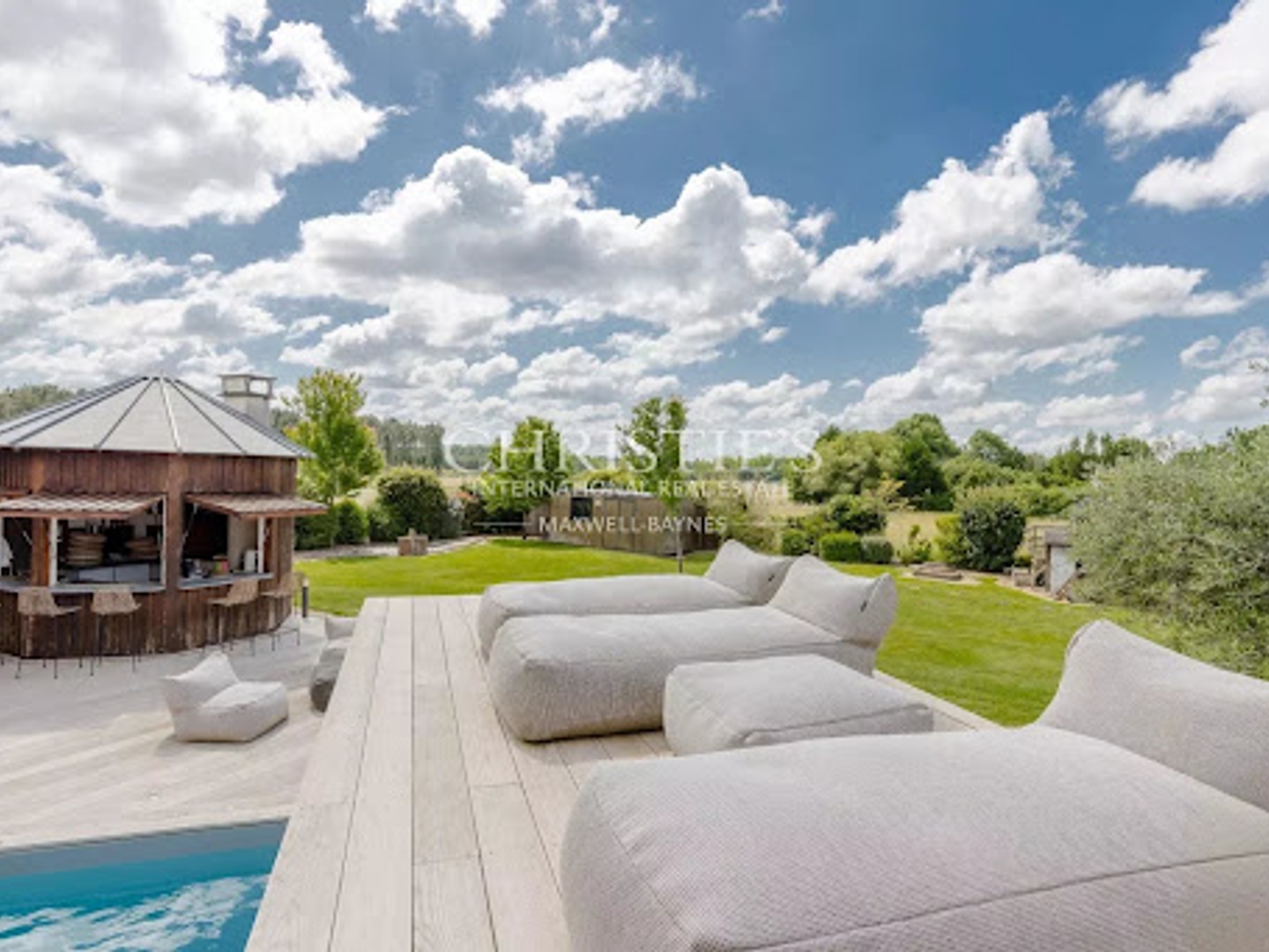 Maison à vendre - 7 pièces - 300m2 - Marcenais (33620)