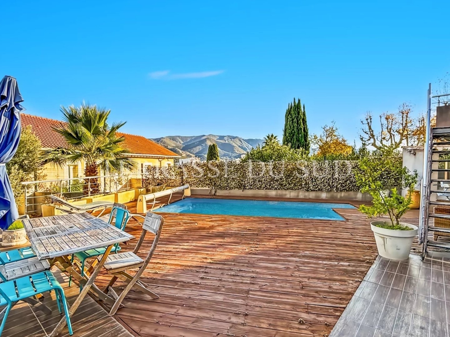 Vente Maison 133 m2 avec Studio, Terrasses, Jardin, Piscine et Garage sur Parcelle de 445 m2 - Marseille 11
