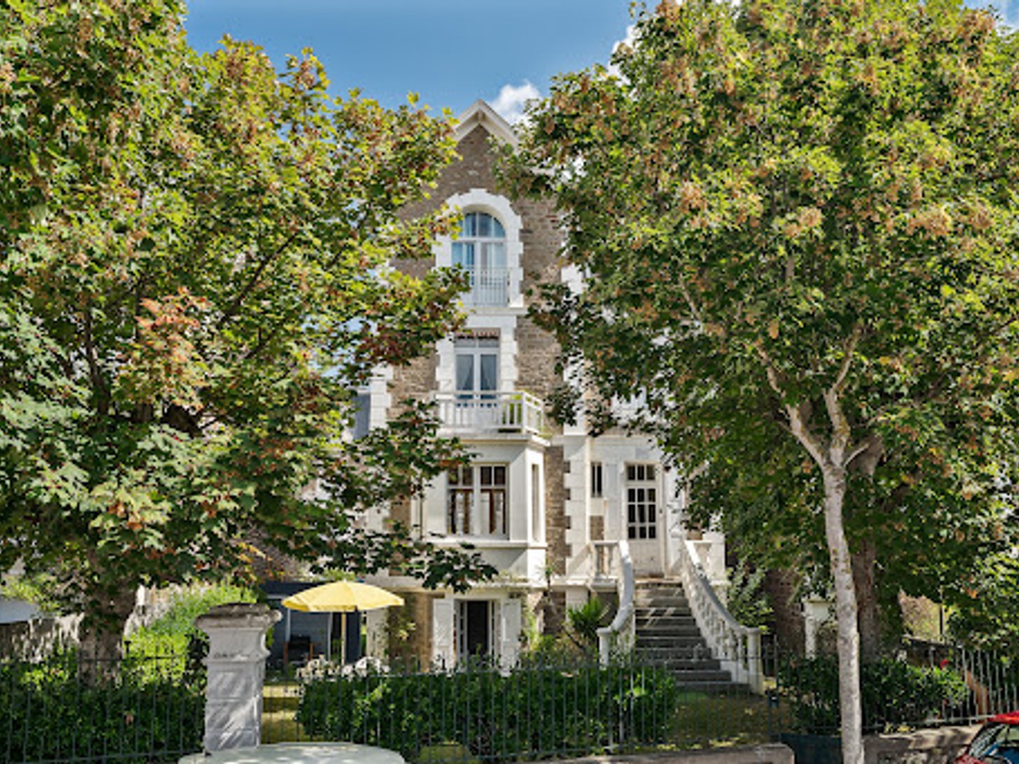 Maison 9 pièces 239 m²