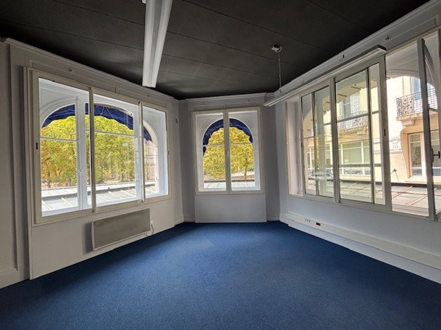 VICHY - Hyper centre/ Les parcs Local professionnel