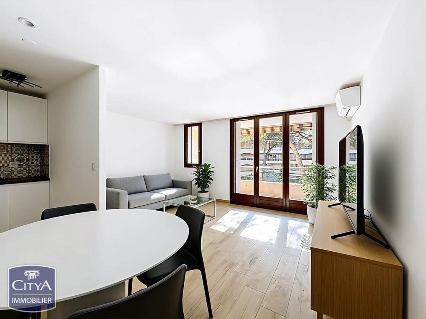 Appartement à vendre - 1 pièce - 31m2 - Fréjus (83600)