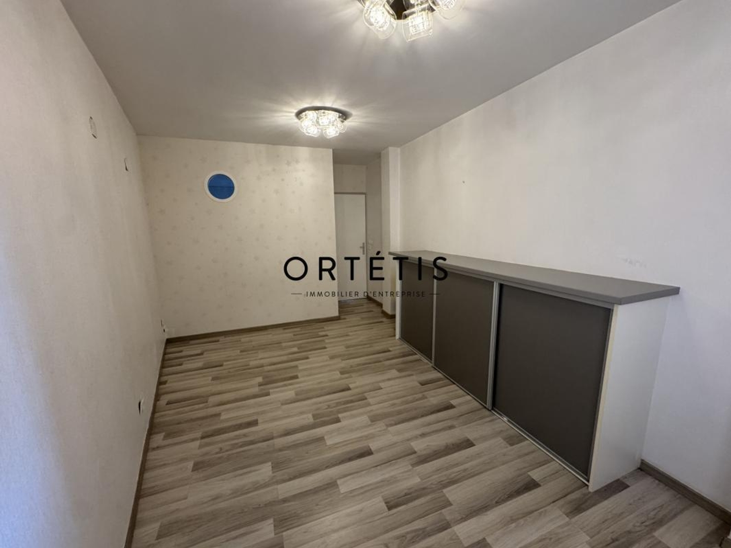 BUREAUX A VENDRE - 81 m2 - SAINT-ORENS-DE-GAMEVILLE - DISPON