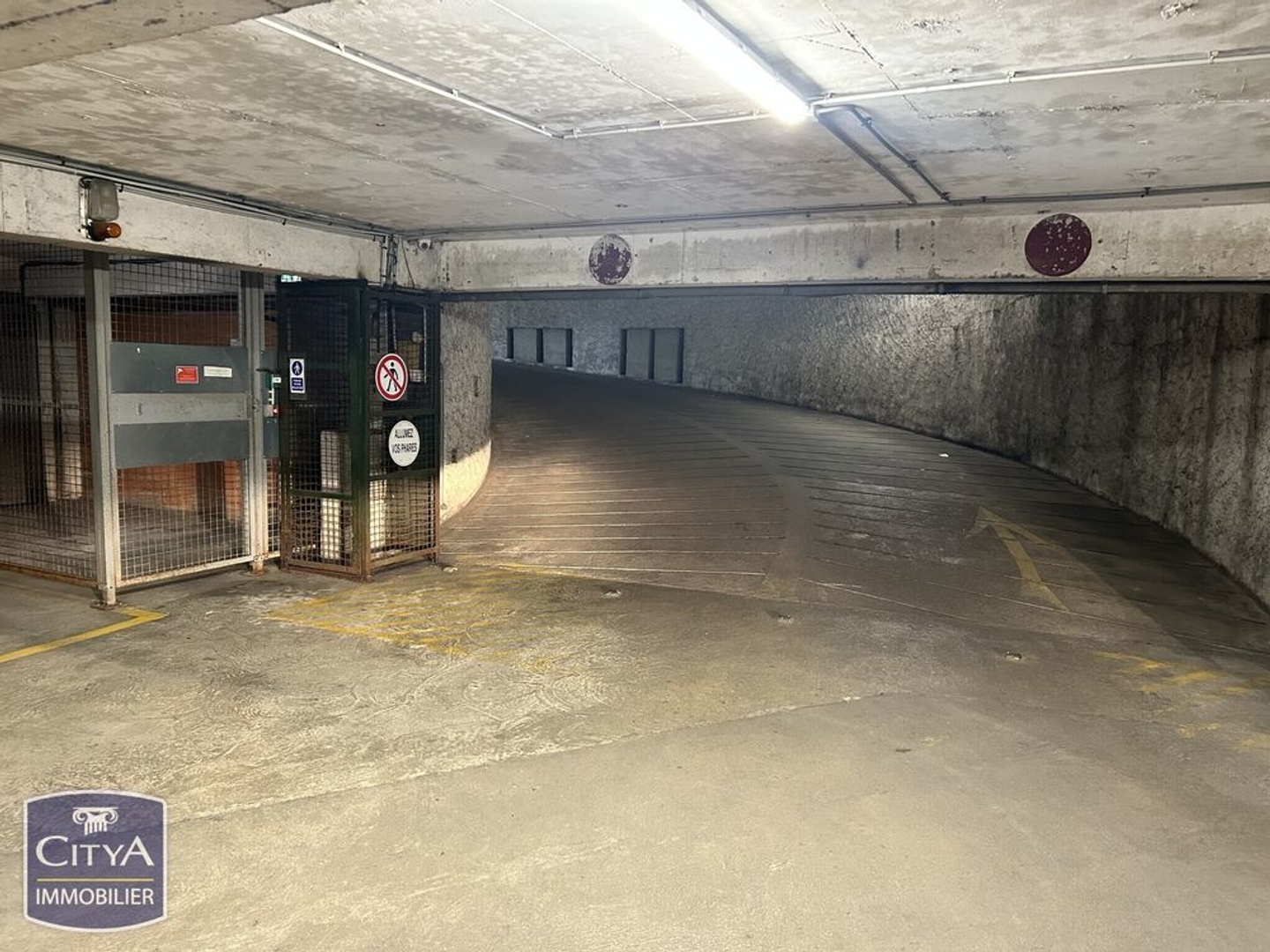 Parking / garage / box à vendre - 15m2 - Le Mans (72000)