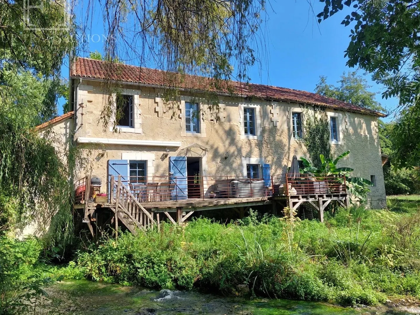 Maison à vendre - 10 pièces - 330m2 - Bourdeilles (24310)