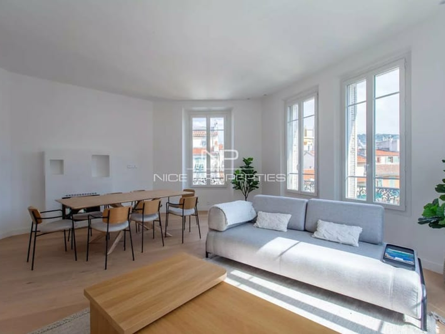 Appartement à vendre - 5 pièces - 138m2 - Nice (06300)