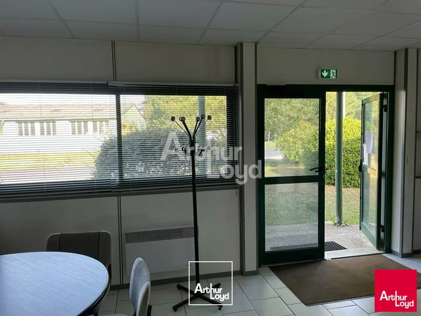 Bureaux à vendre - 1 pièce - 459m2 - Mont-Près-Chambord (41250)