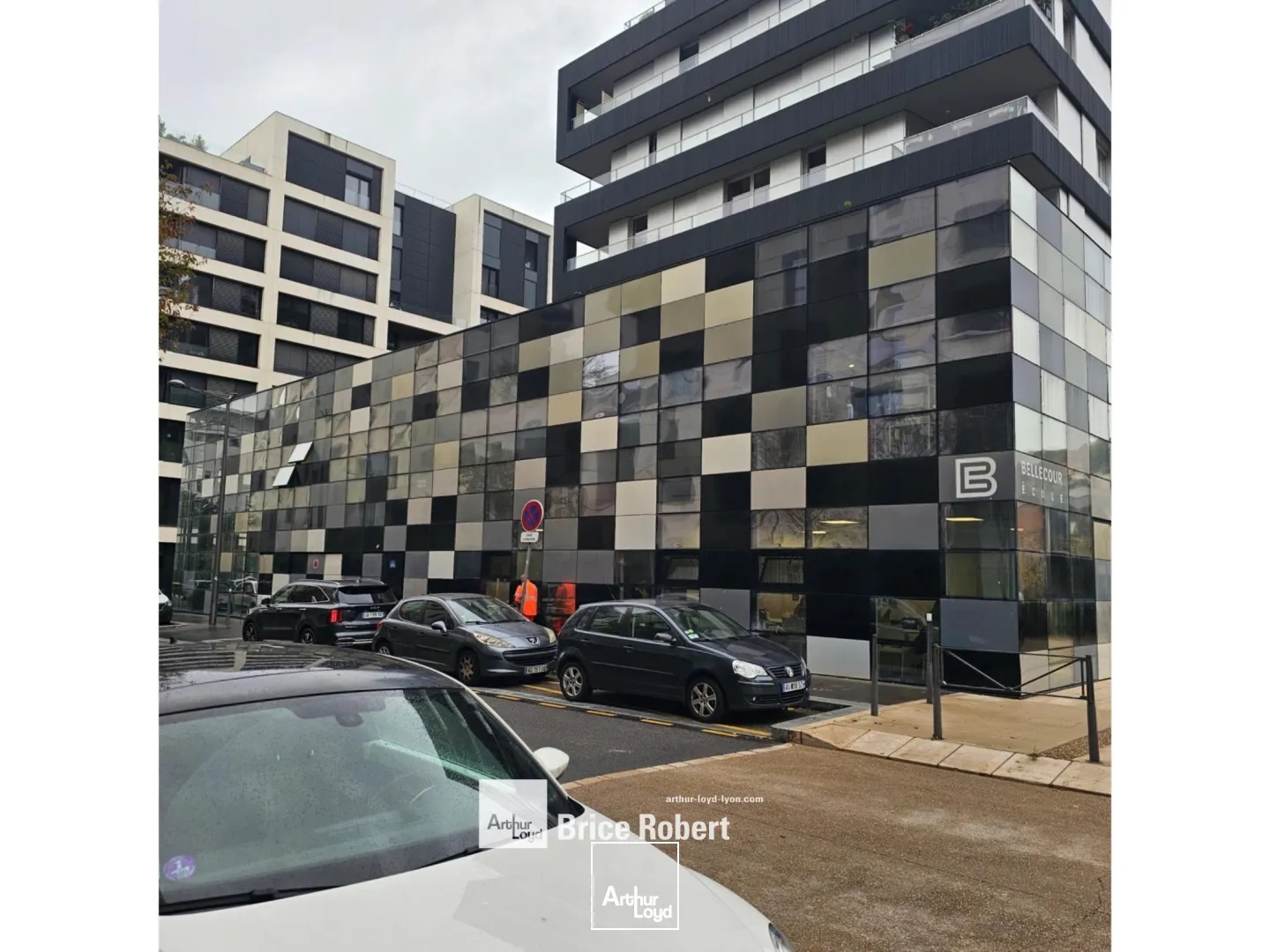 Bureaux à vendre à Lyon dans immeuble indépendant et moderne à Confluence