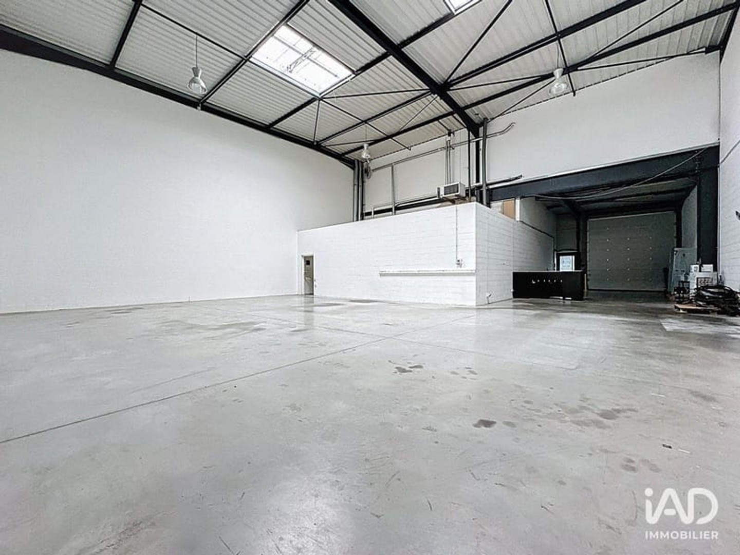 Immeuble commercial 250 m²