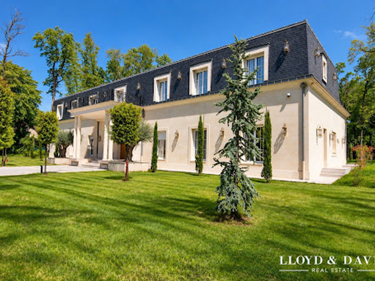 Maison 12 pièces 1200 m²
