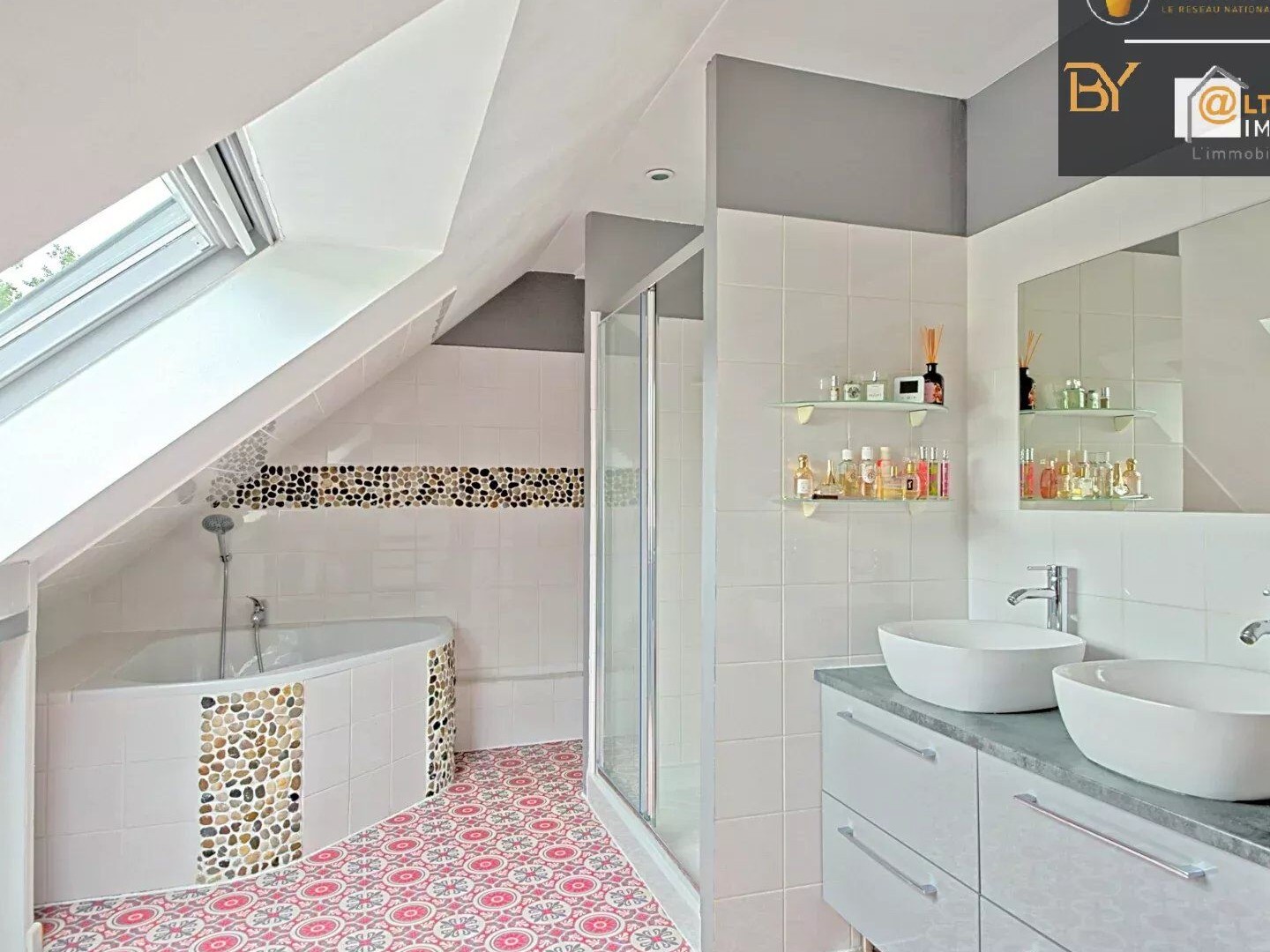 Belle luminosité et beau jardin sans vis à vis!