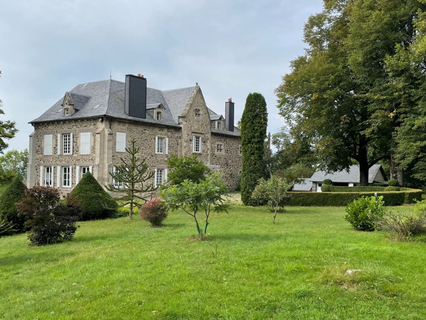 Maison à vendre - 680m2 - Marcenat (15190)