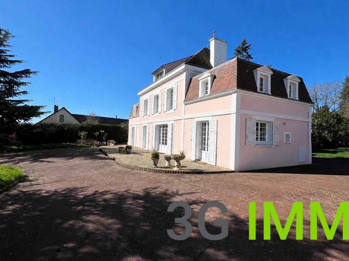 Maison à vendre - 9 pièces - 264m2 - Annecy (74000)