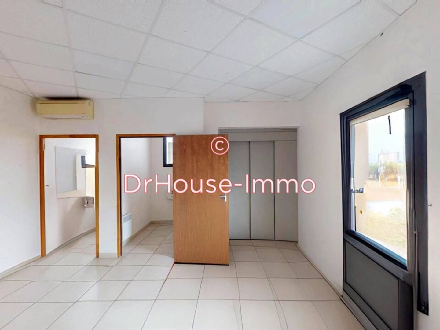 Commerce 8 pièces 150 m²