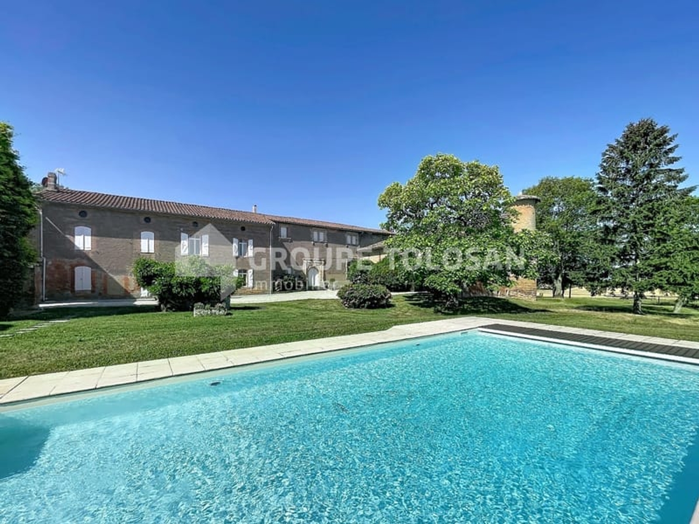 Maison à vendre - 13 pièces - 360m2 - Auterive (31190)