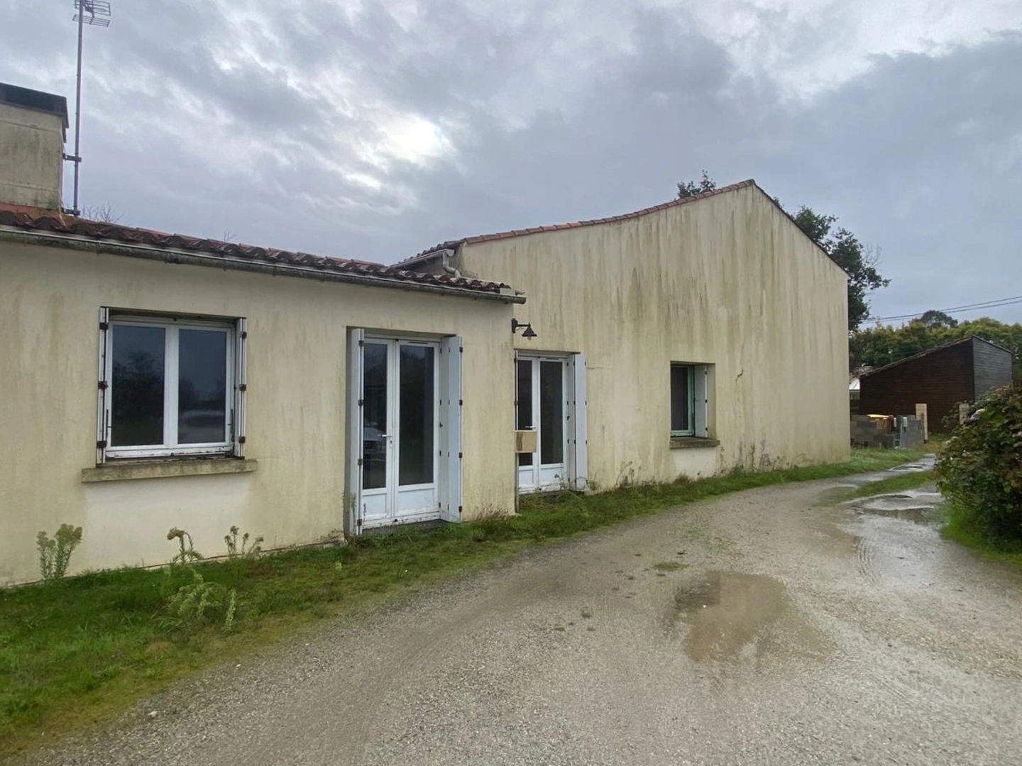 LA CHAPELLE ACHARD 85150 AVEC VUE IMPRENABLE ADORABLE FERMETTE 3 CHAMBRES A RAFRAICHIR AVEC GRANGE