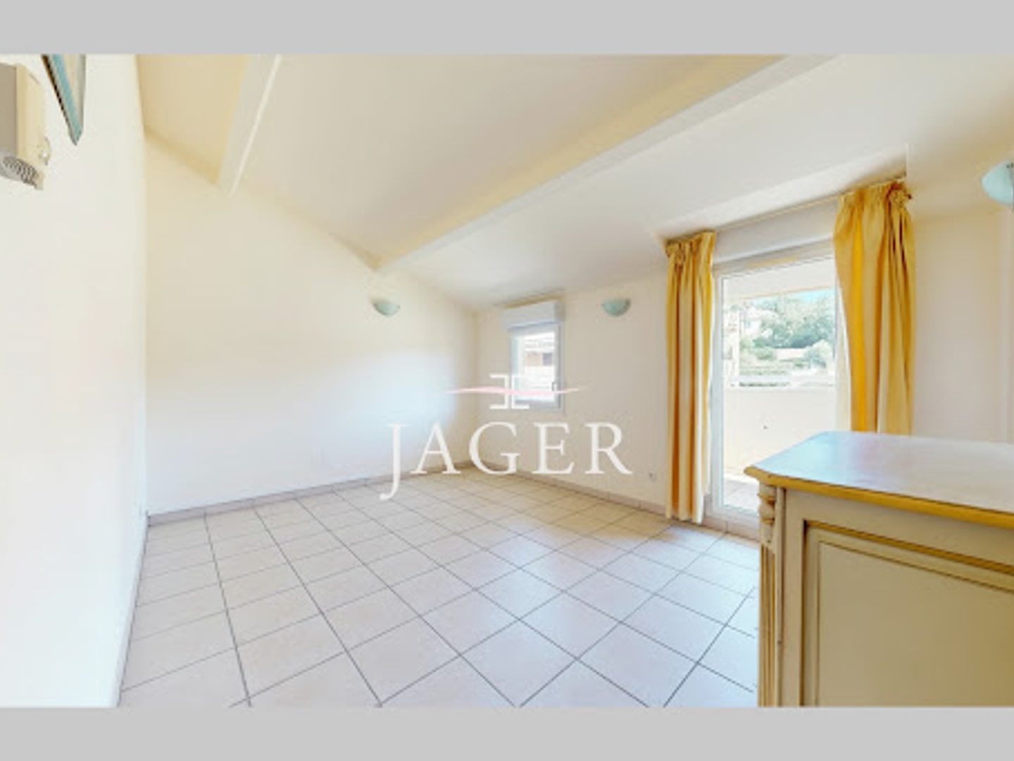 Appartement à vendre - 4 pièces - 118m2 - Sainte-Maxime (83120)