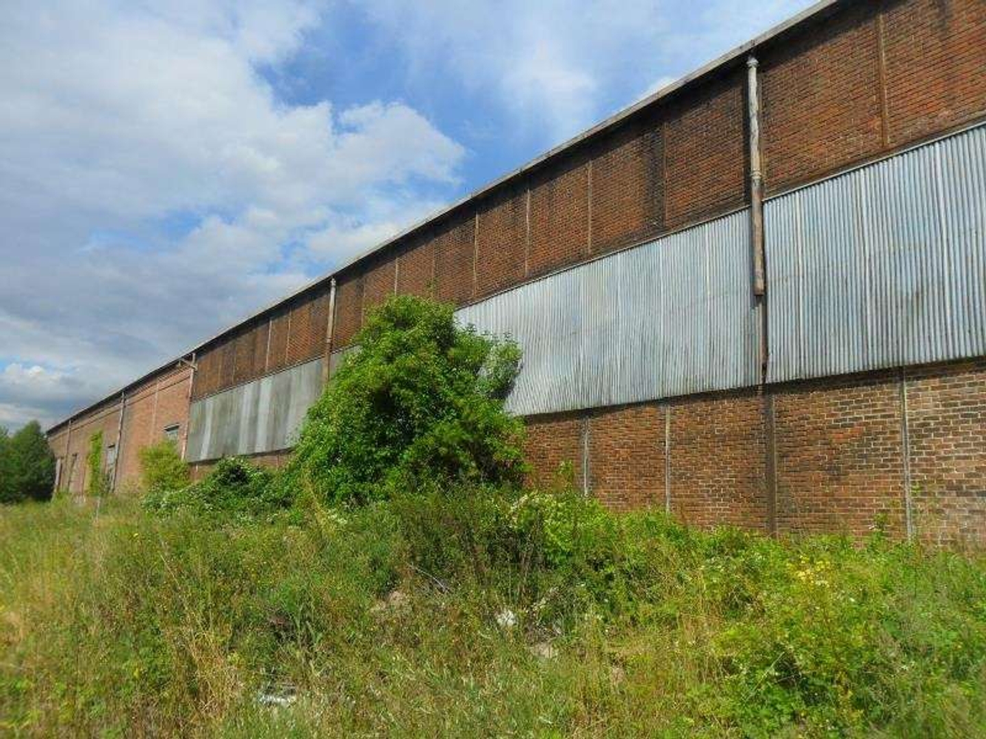 À vendre entrepôt de 5 100m² à Bully-les-Mines