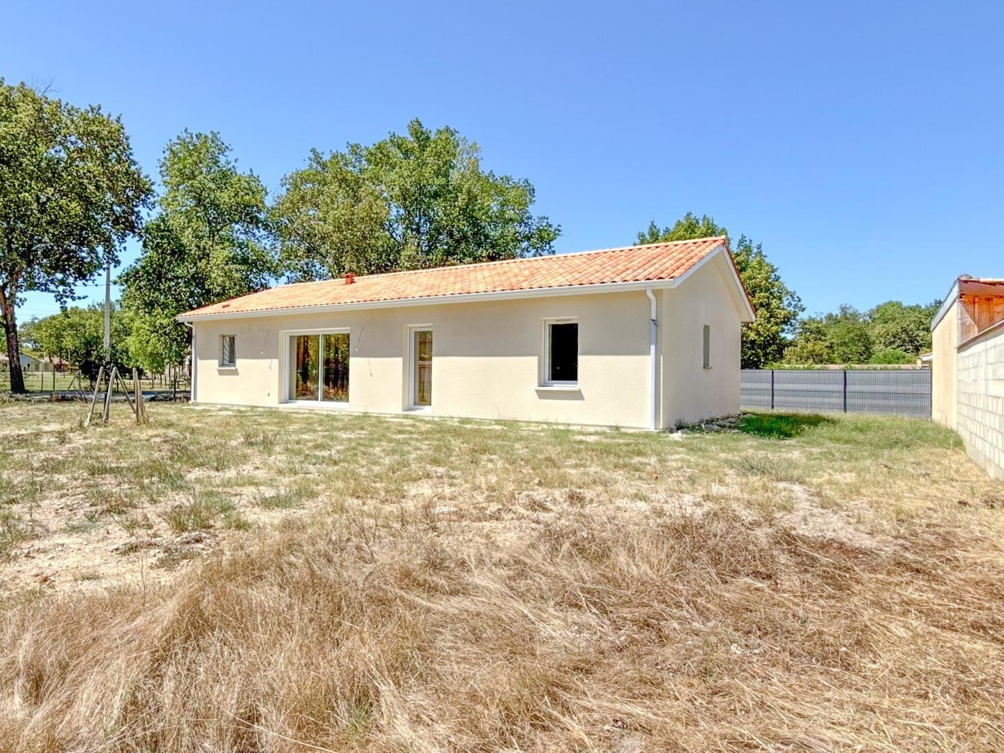 Maison à vendre - 5 pièces - 100m2 - Le Pian-Médoc (33290)