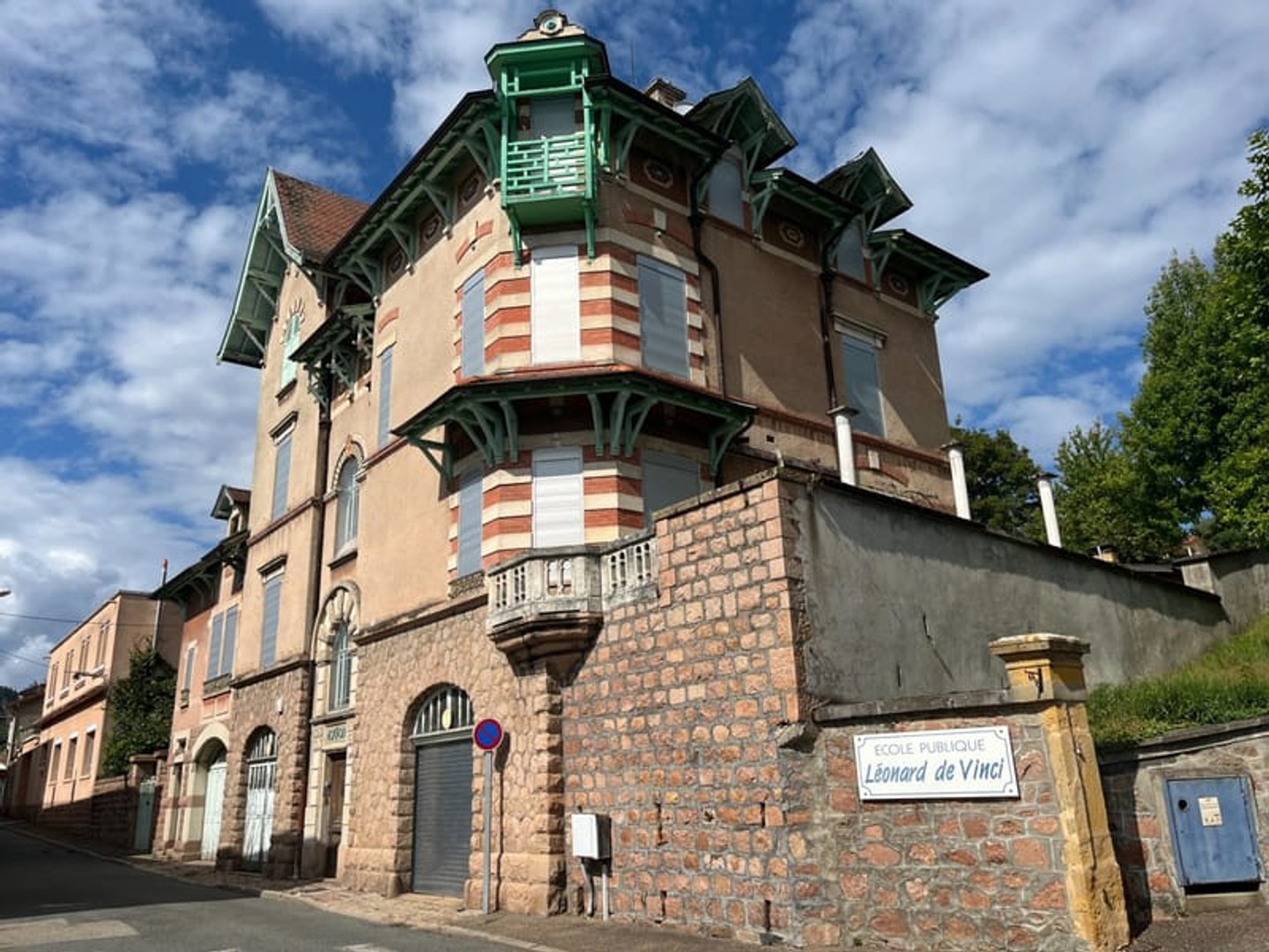 Maison 12 pièces 375 m²