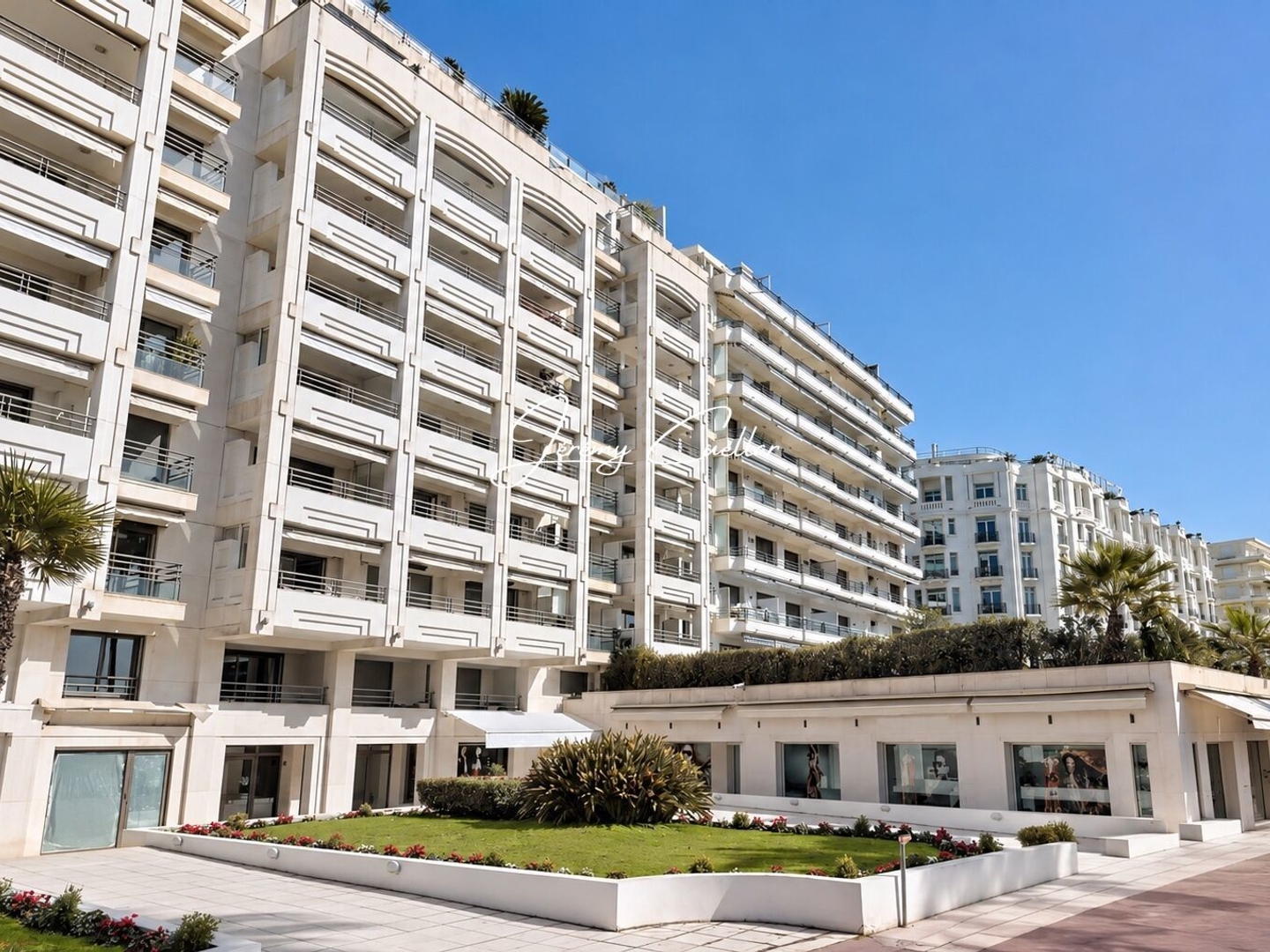 CANNES CROISETTE - CESSION DROIT AU BAIL - LOCAL COMMERCIAL
