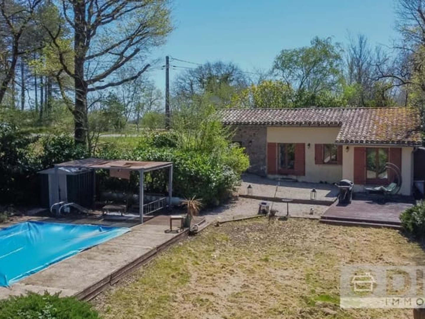 Charmante maison avec jardin et piscine