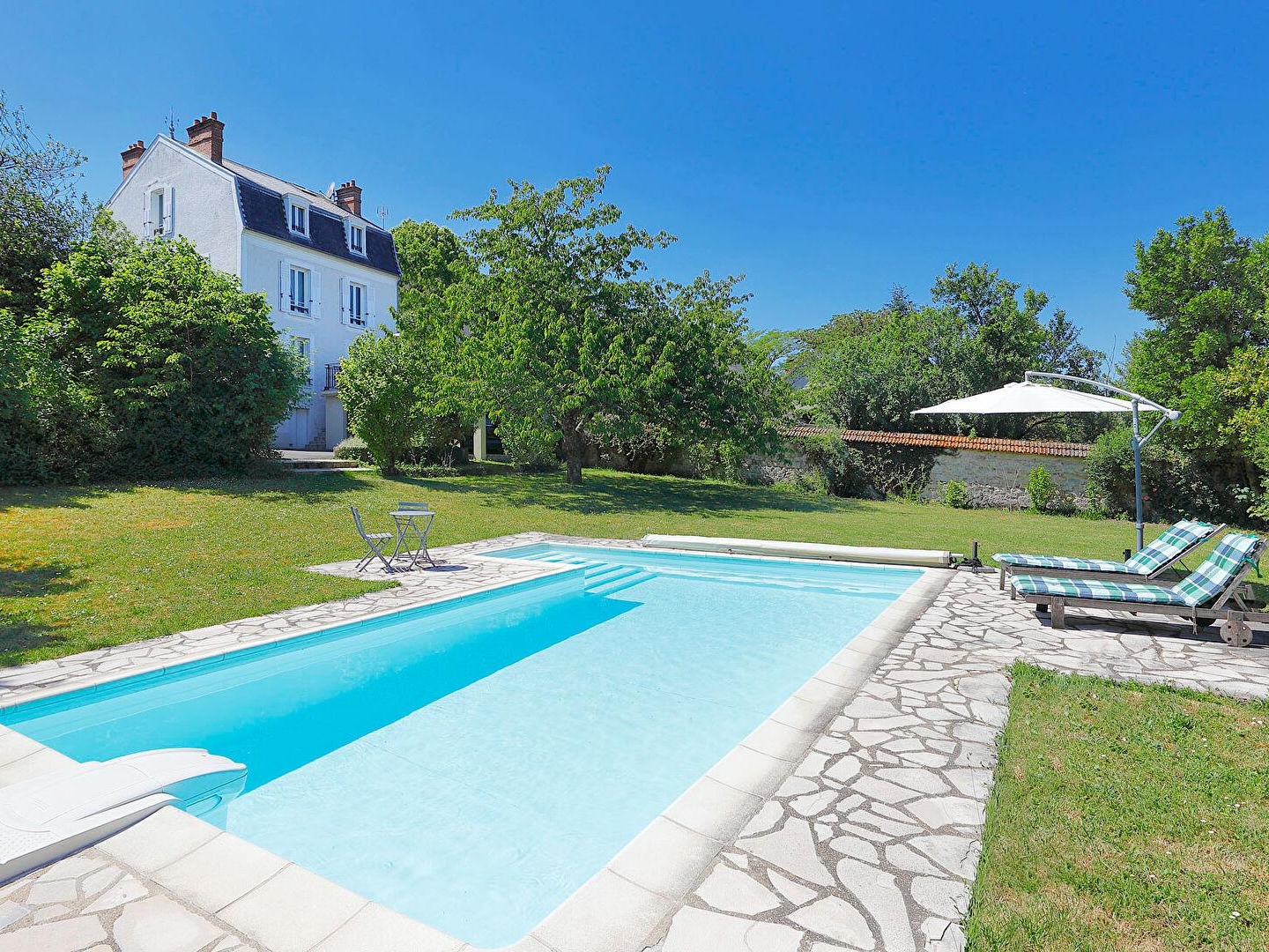 Maison à vendre - 9 pièces - 190m2 - Saint-Pierre-Lès-... (77140)