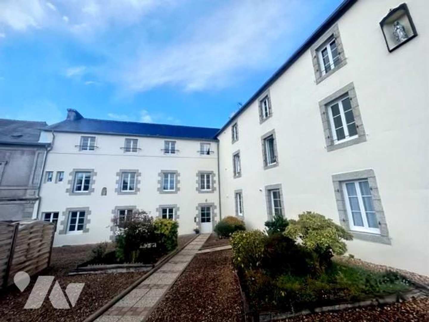 Terrain 704 m²