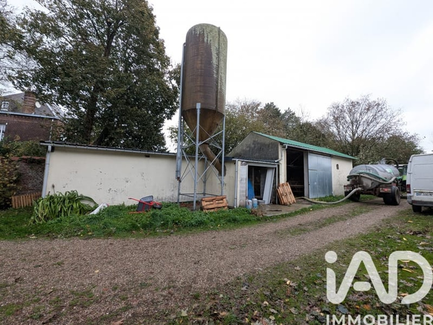 Maison avec appartements 325 m²